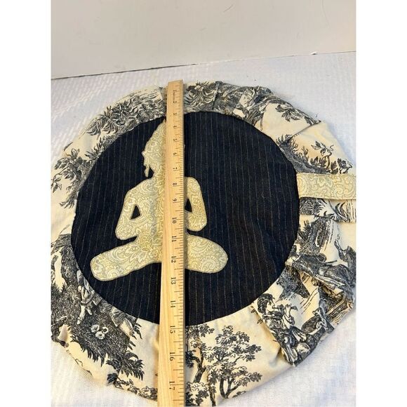 Stitch & Spoke Linda Varekamp Budda round pillow case 17.5" - Picture 4 of 5